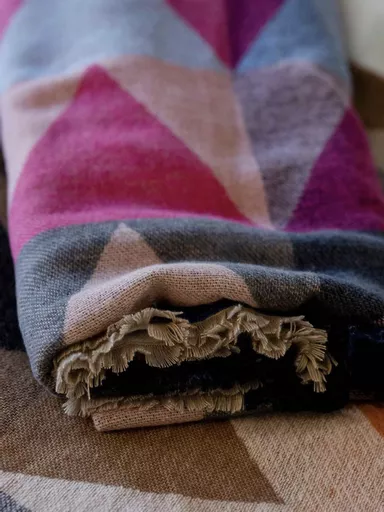Zigzag Design Throw, Pink & Blue