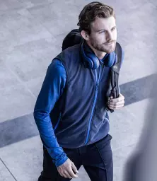 RG453%20N_FRB%20MODEL%201%20HERO.jpg?