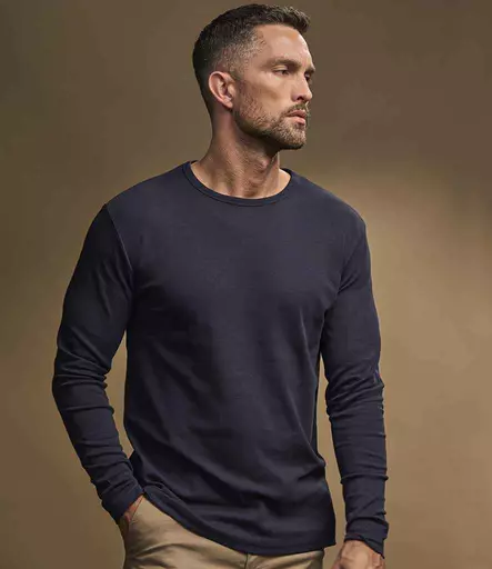 T530%20NAV%20MODEL%201%20HERO.jpg?