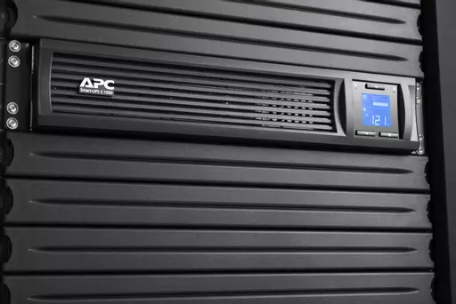 APC SMC1000I-2UC uninterruptible power supply (UPS) Line-Interactive 1 kVA 600 W 4 AC outlet(s)