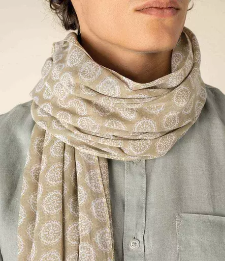 Spasso Medallion Scarf