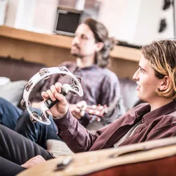 1716995806-21203100.jpg?