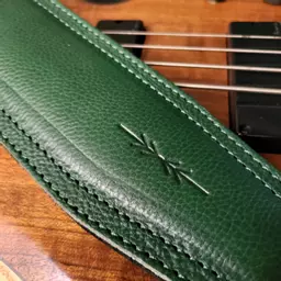 BS63 green guitar strap Pinegrove 104703.jpg