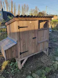 Classic 10 Poultry House, with frame and ramp