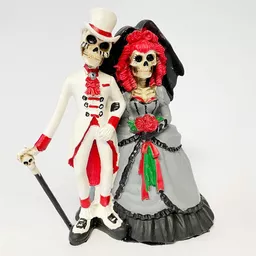 DoD Couple figurine 3.jpg