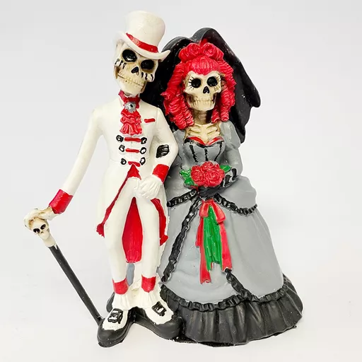 DoD Couple figurine 3.jpg