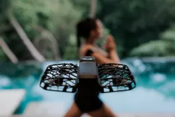 GlqcbBDAgUyFzNHt4U7Gpg.c-r.jpg?