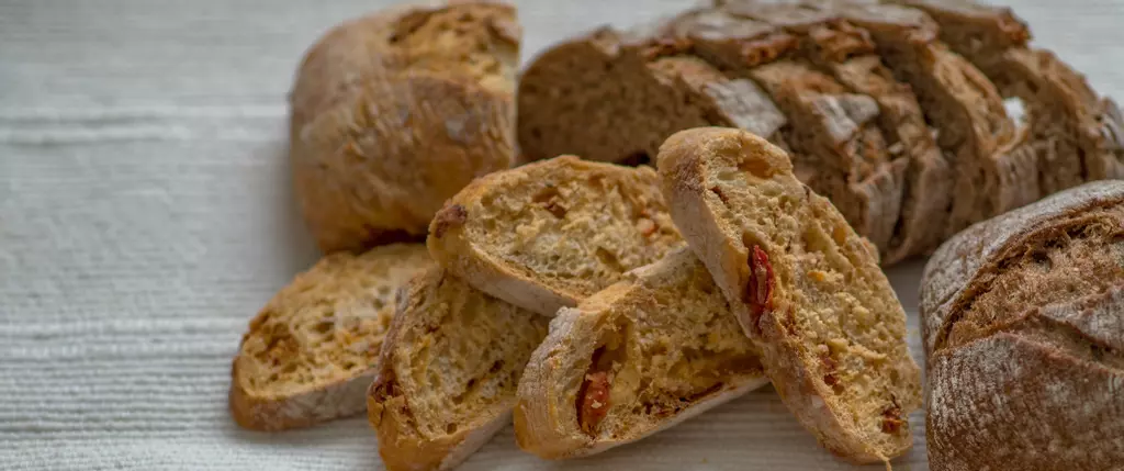 Vegan Sundried Tomato & Herb Bread