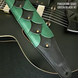 GS92 shamrock green black dragon skin guitar strap Pinegrove 1 anno.jpg
