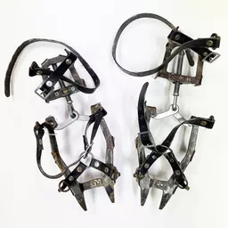 Crampons 1.jpg
