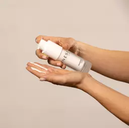 3799 Mela Bright Serum (7).png