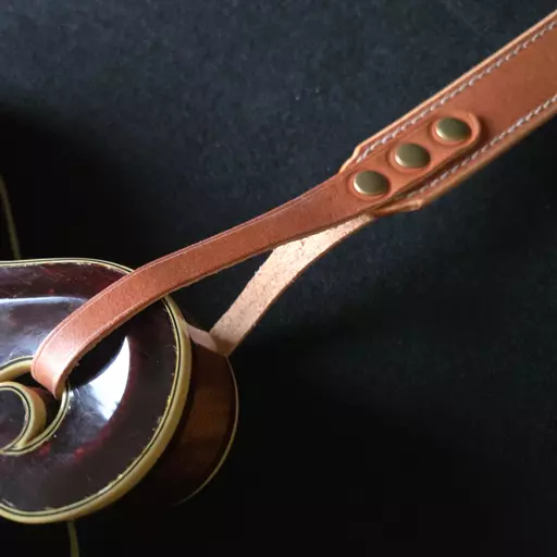 MS72T tan mandolin strap Pinegrove Leather 160406.jpg