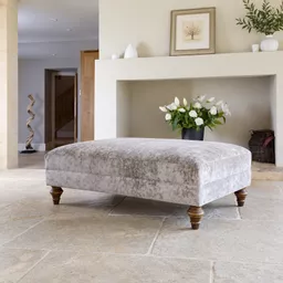 claudius footstool.png