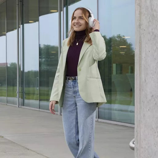 2_HUgVKF-UaMphTJMobTeg.c-r.jpg?