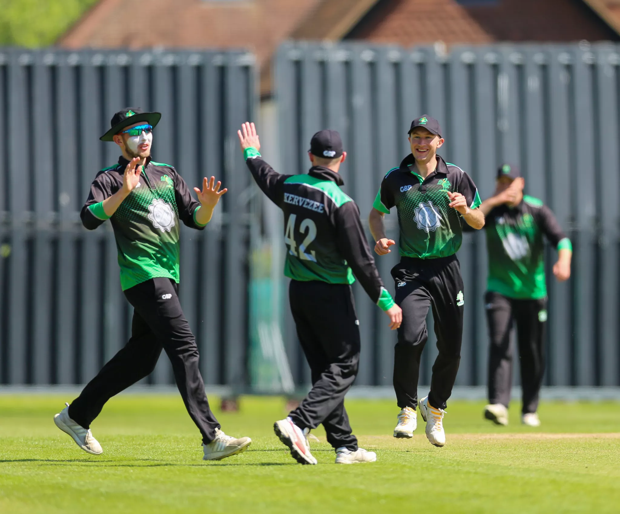 Bucks team to take on Beds