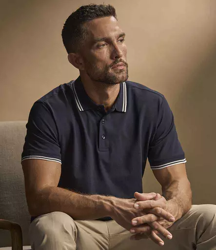 T1407%20NV_WH%20MODEL%202.jpg?