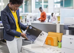 MfGBmW2r3EGnIMUNSqI_ow.c-r.jpg?