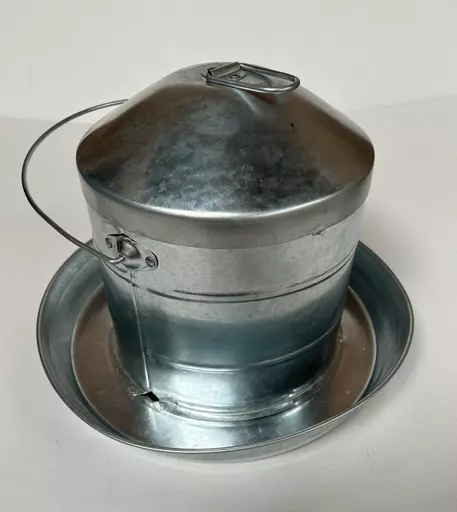 8 litre galvanised bung drinker 1