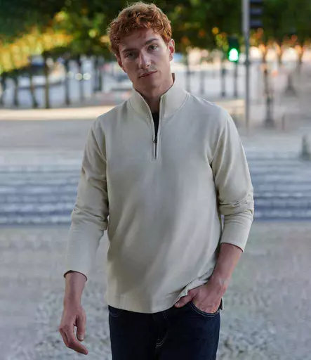 FR045%20NAT%20MODEL%201%20HERO.jpg?