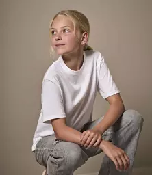 T1100B%20WHI%20MODEL%201%20HERO.jpg?
