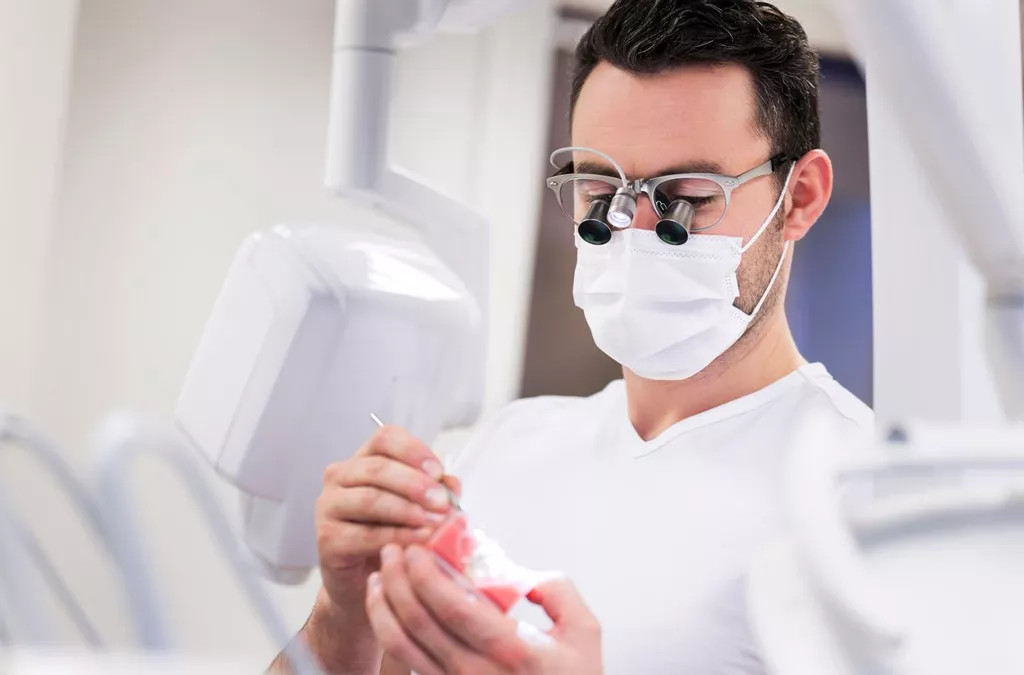Why lightweight loupes reduce fatigue