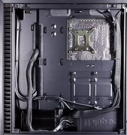 SPARK_FRACTAL_DEFINE_MID_TOWER_VIDEO_PC_CABLES.jpg?