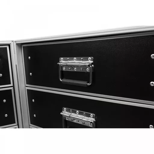 1756537470-50203900.jpg?