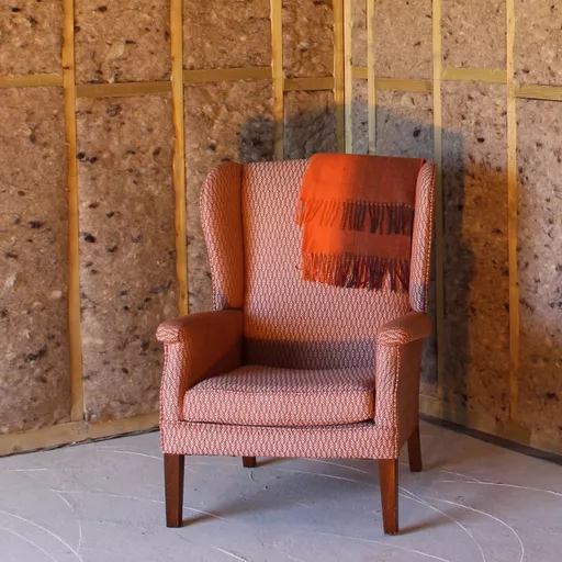 UltraWool Wall Chair Foreground.png