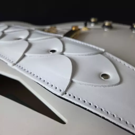 GS92 smooth white Dragonskin guitar strap Pinegrove 103.jpg