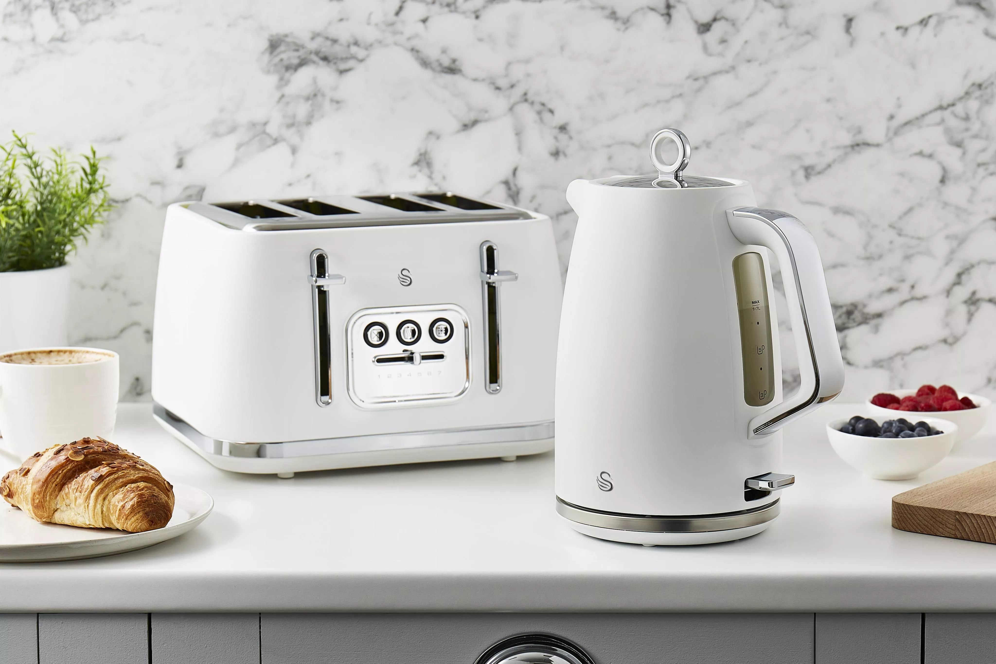 Swan Serenity Kitchen Set, Kettle Slice Toaster in White