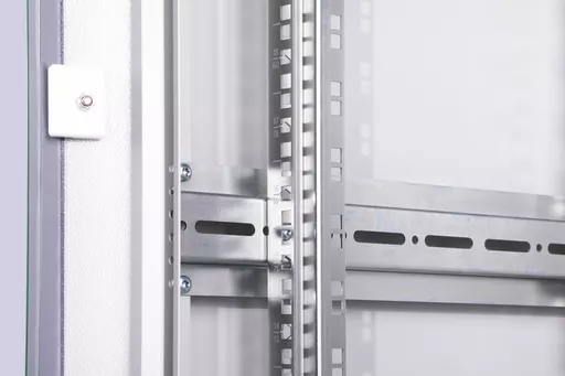 8kstzeuuWE6F_gtpRS5Row.c-r.jpg?