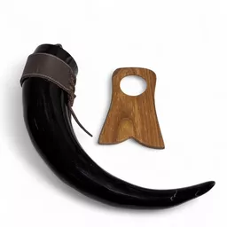 X-Large Drinking Horn 2.jpg