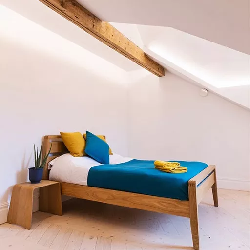 white linen bedroom.jpg