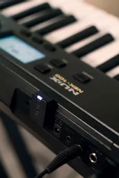 NU-X NEK110B Portable Keyboard-5.jpg