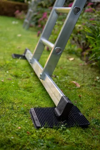 laddermat_slip_resitance_ladders.jpg?