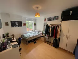 Bedroom 5.jpg