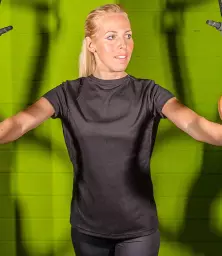 SR253F%20BLK%20MODEL%201%20HERO.jpg?