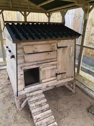 Grand Chalet, frame & ramp 