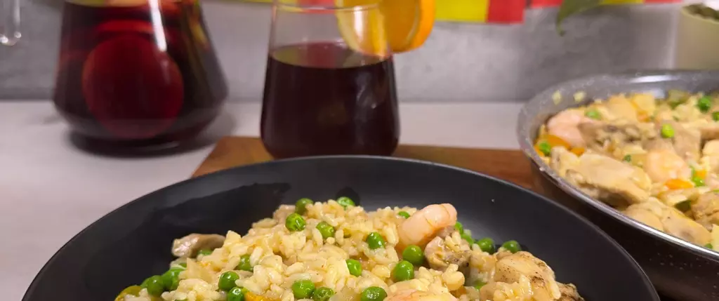 Tower's Grand Tour: Chicken & Prawn Paella