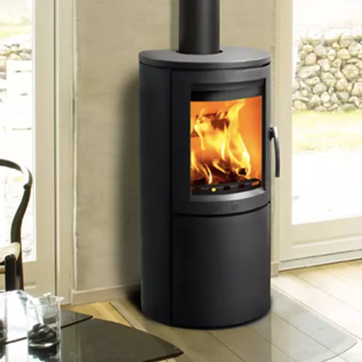 The Main Differences Between Fireplaces And Stoves
