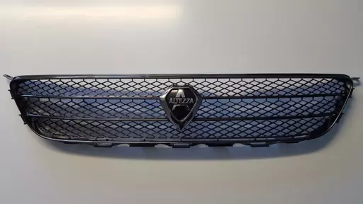 new-genuine-toyota-altezza-is200-front-mesh-grille-with-black-emblem-00-05-(5)-1306-p.jpg
