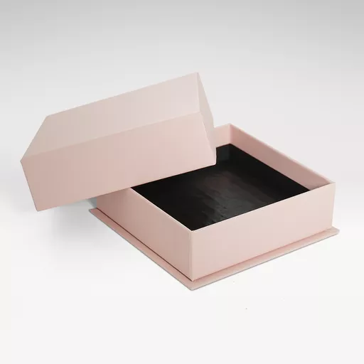 Luxury Chocolate Boxes 2026 Medium.png
