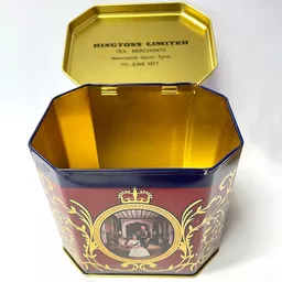 QE2 Tea Tin 1.jpg