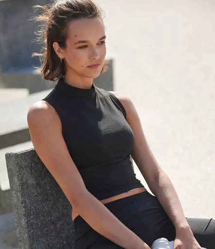 SK170%20BLK%20MODEL%201.jpg?