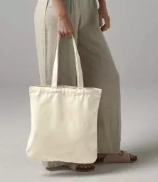 W821%20NAT%20MODEL%202.jpg?