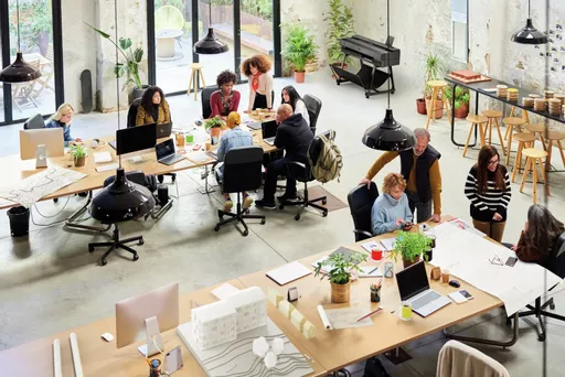 QvubzSvgs0-GLAyLqWoDqA.c-r.jpg?