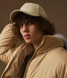 F5789M%20WHI%20MODEL%202.jpg?