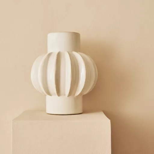 Cream Bubble Vase, Kondo, Stout