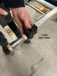 s00-1482_hammering_1_1.jpg?