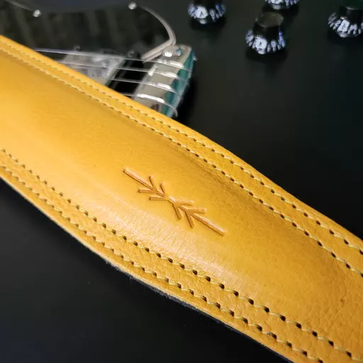 GS61 yellow guitar strap Pinegrove 104933.jpg